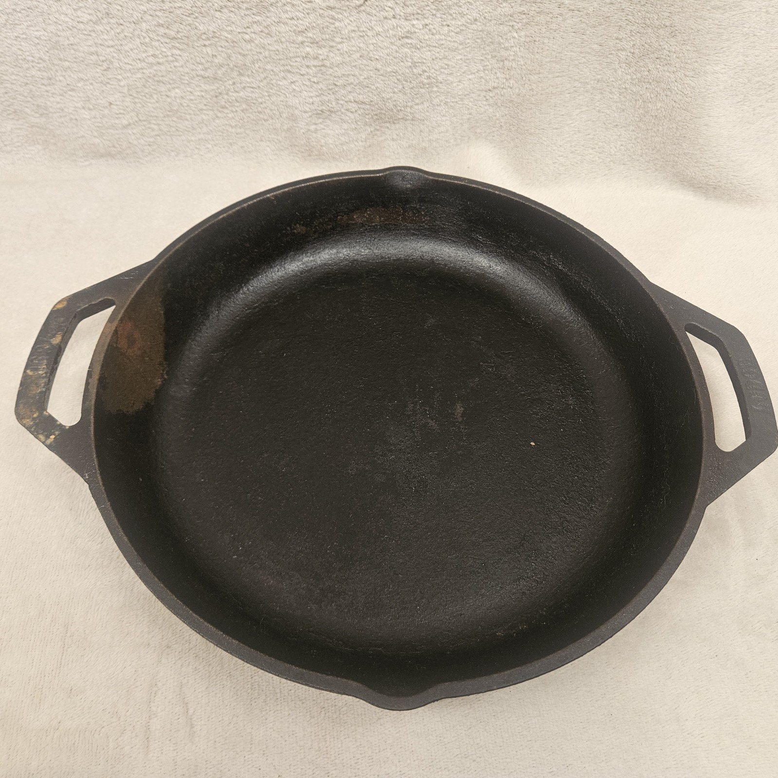 Lodge Cast Iron Skillet 12″ Dual Handles 10 Cup