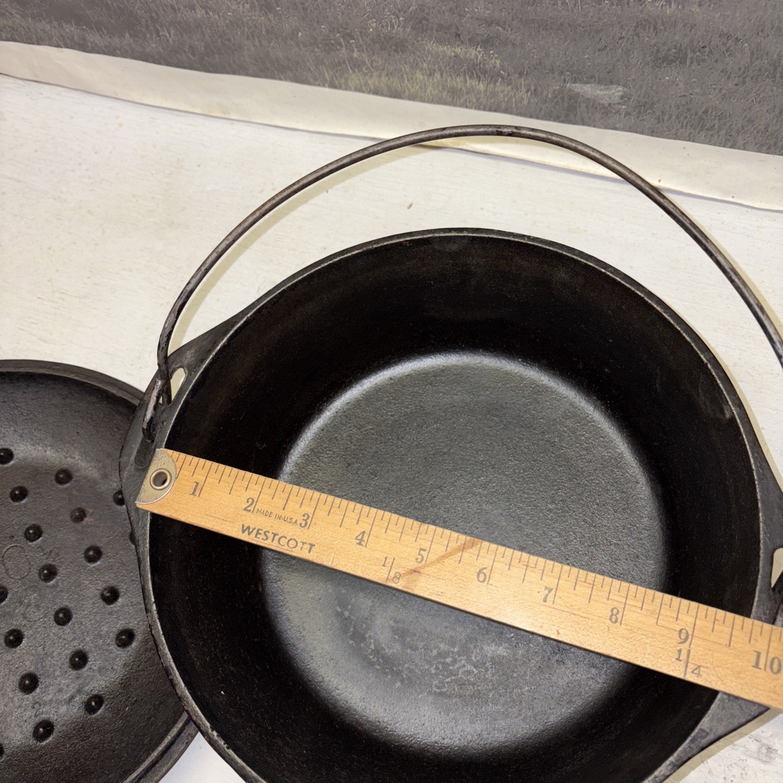 LODGE 10 1/4 #8 DO USA D3 Cast Iron Dutch Oven self basting lid 5 quart