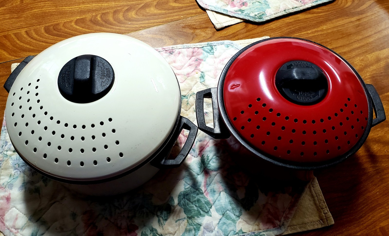 DANSK KOBENSTYLE 4-Pc Nonstick Round Stockpot Set Red/White w/ Lids