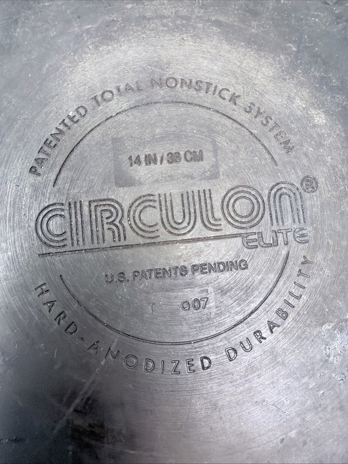 Circulon Radiance 14″ Nonstick Hard Anodized Frying Pan with Helper Handle Gray