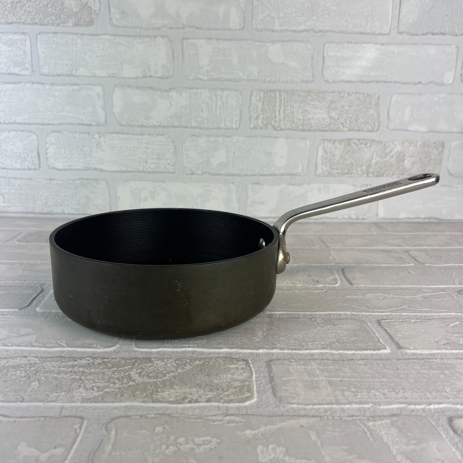 CIRCULON Commercial 8″ Non Stick Saute Pan 2 Qt 1.9 L Meyer Hong Kong HCBA497