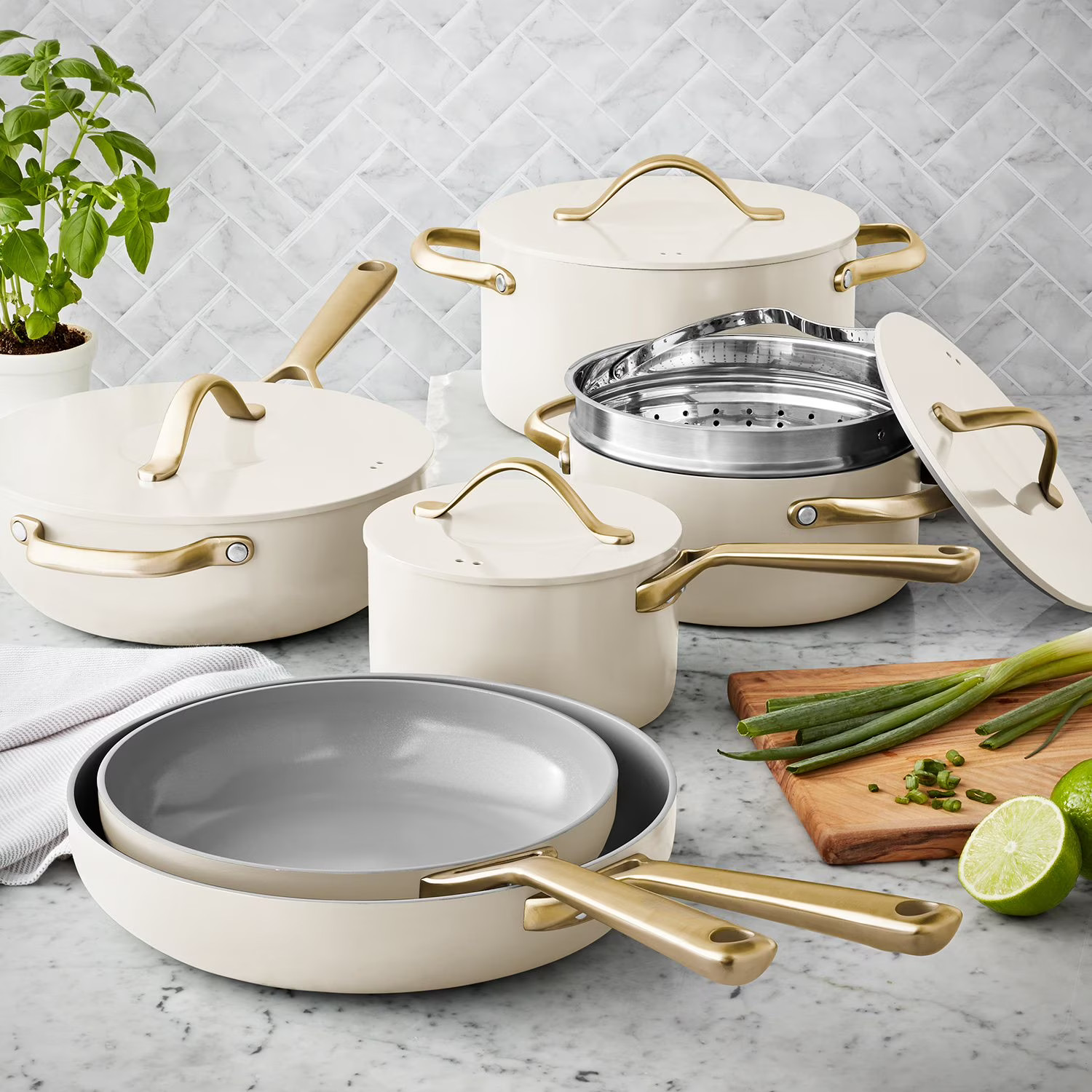 Member’s Mark 11-Piece Modern Ceramic Cookware Set – Cream