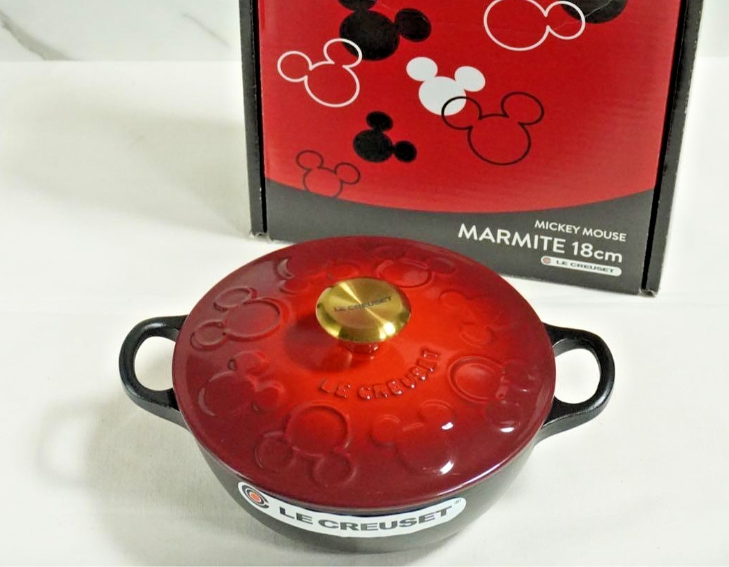 Le Creuset Cast Iron Mickey Mouse Marmite 18cm 1.5Qt Cherry Red Black Gold Knob