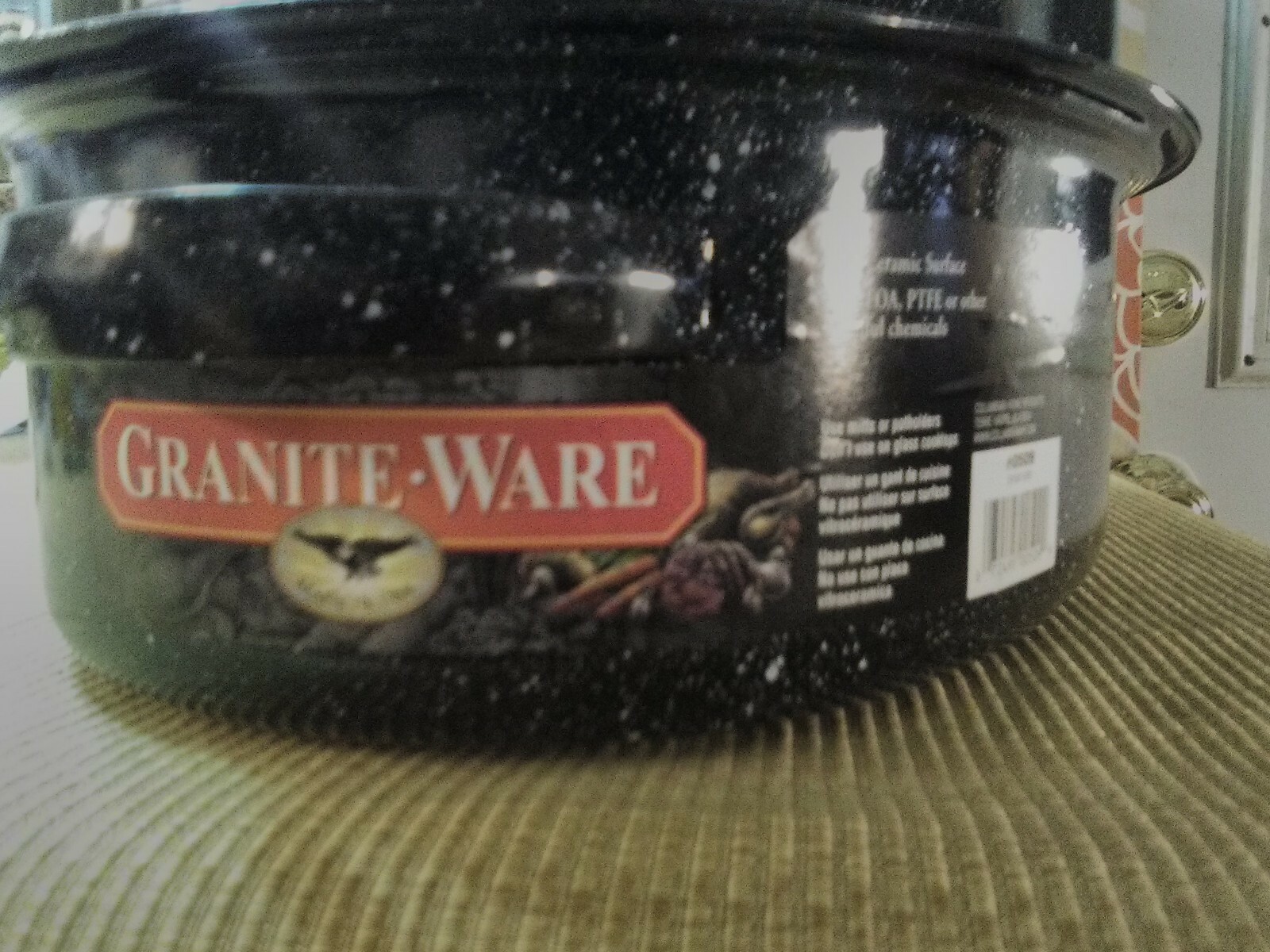 New Granite Ware ® 15 lb. Covered Roaster 18″ x12″ x71/2″ Serves 12 Ceramic Coat