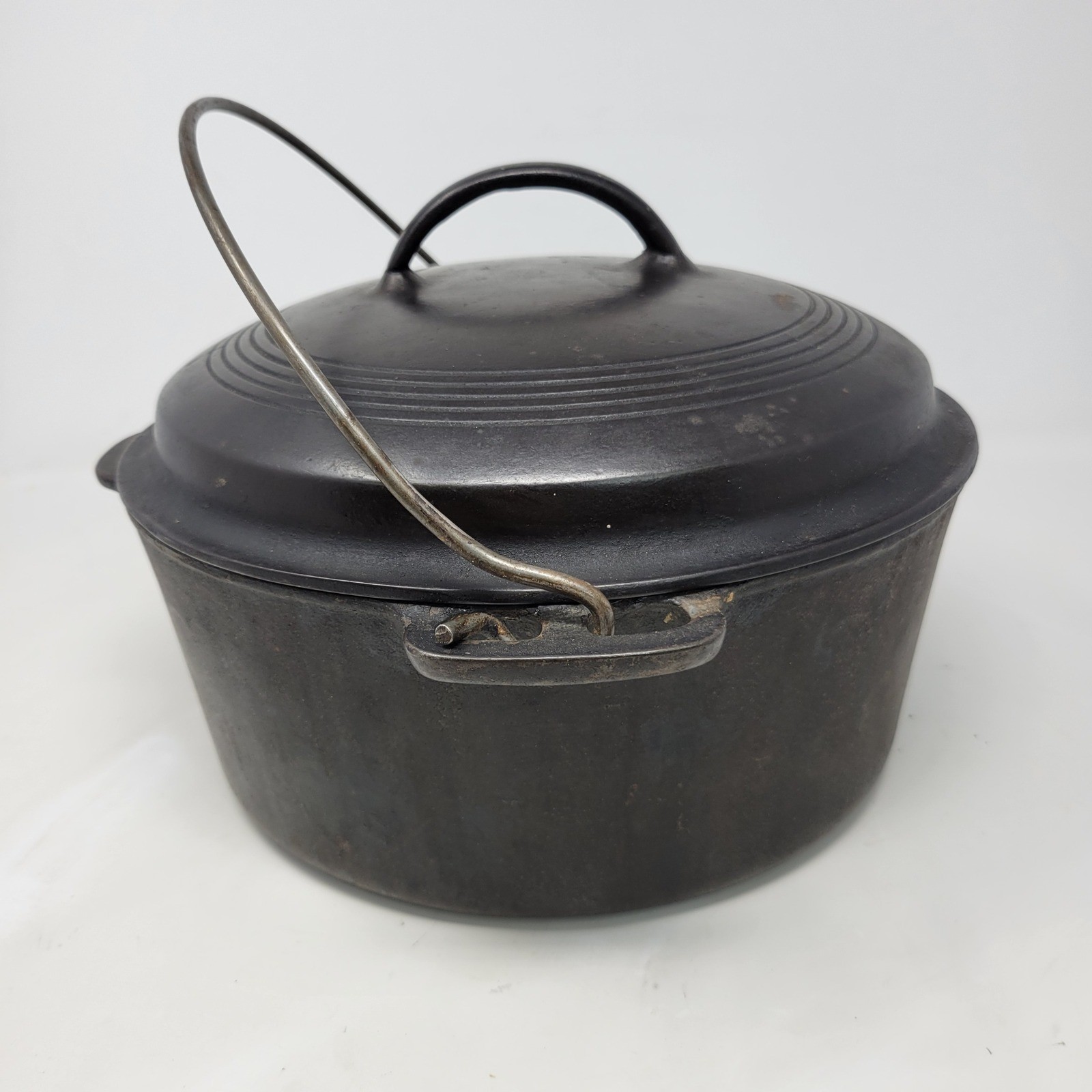 Wagner Ware Sidney -O- Cast Iron Dutch Oven 1268 Zig Zag Lid 10in Vintage USA