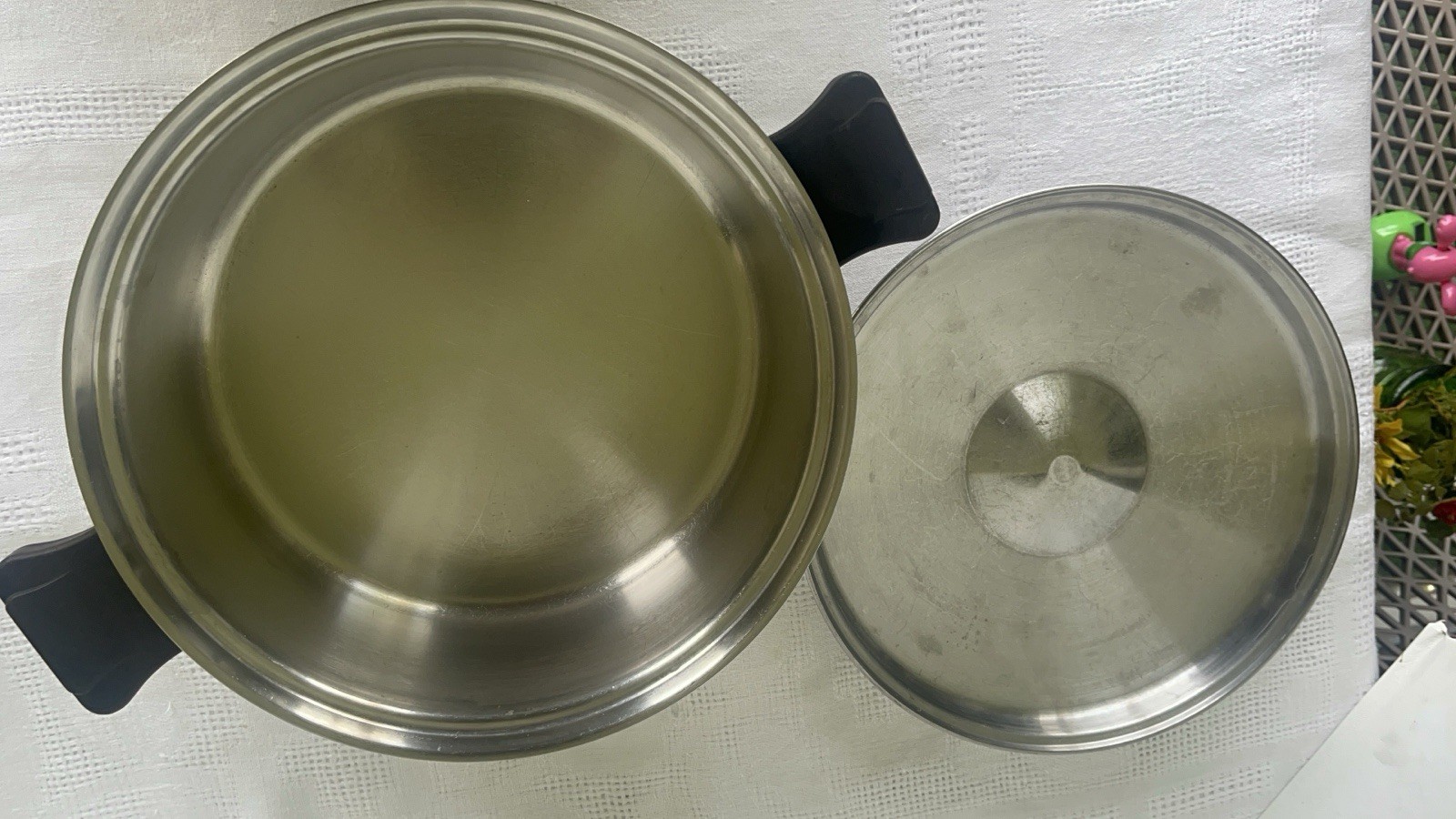 Health Craft 5 Ply Nicromium Surgical Steel 6 Qt Stock Pot with Lid
