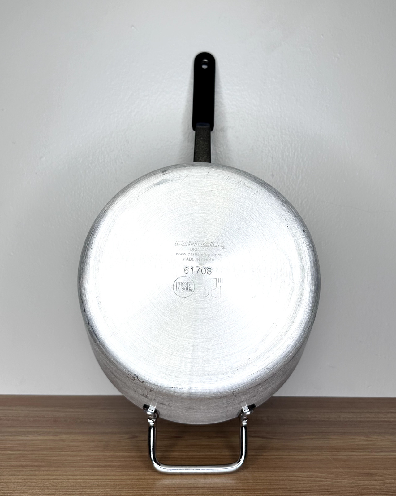 FOR CHARITY: Carlisle 8.5 quart aluminum sauce pan with dura-kool sleeve [C]