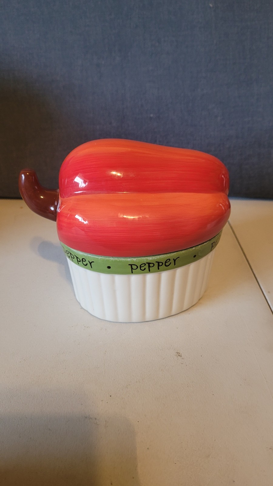 Judy Phipps Red Bell Pepper Covered Baking Dish Certified International. 16 Oz.