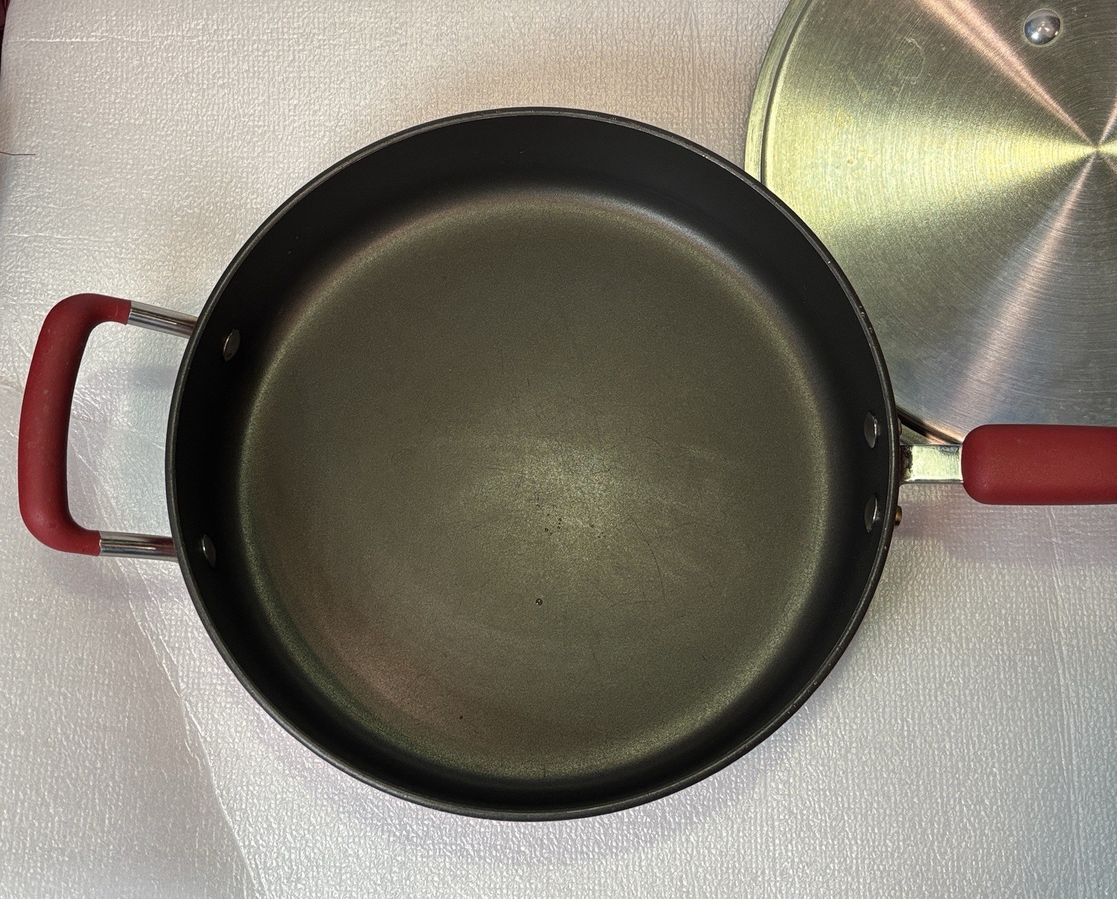 KitchenAid Large 11″ 4.25Q 4L 2 Hand Sauce pan pot Non stick Red w Lid T Q05