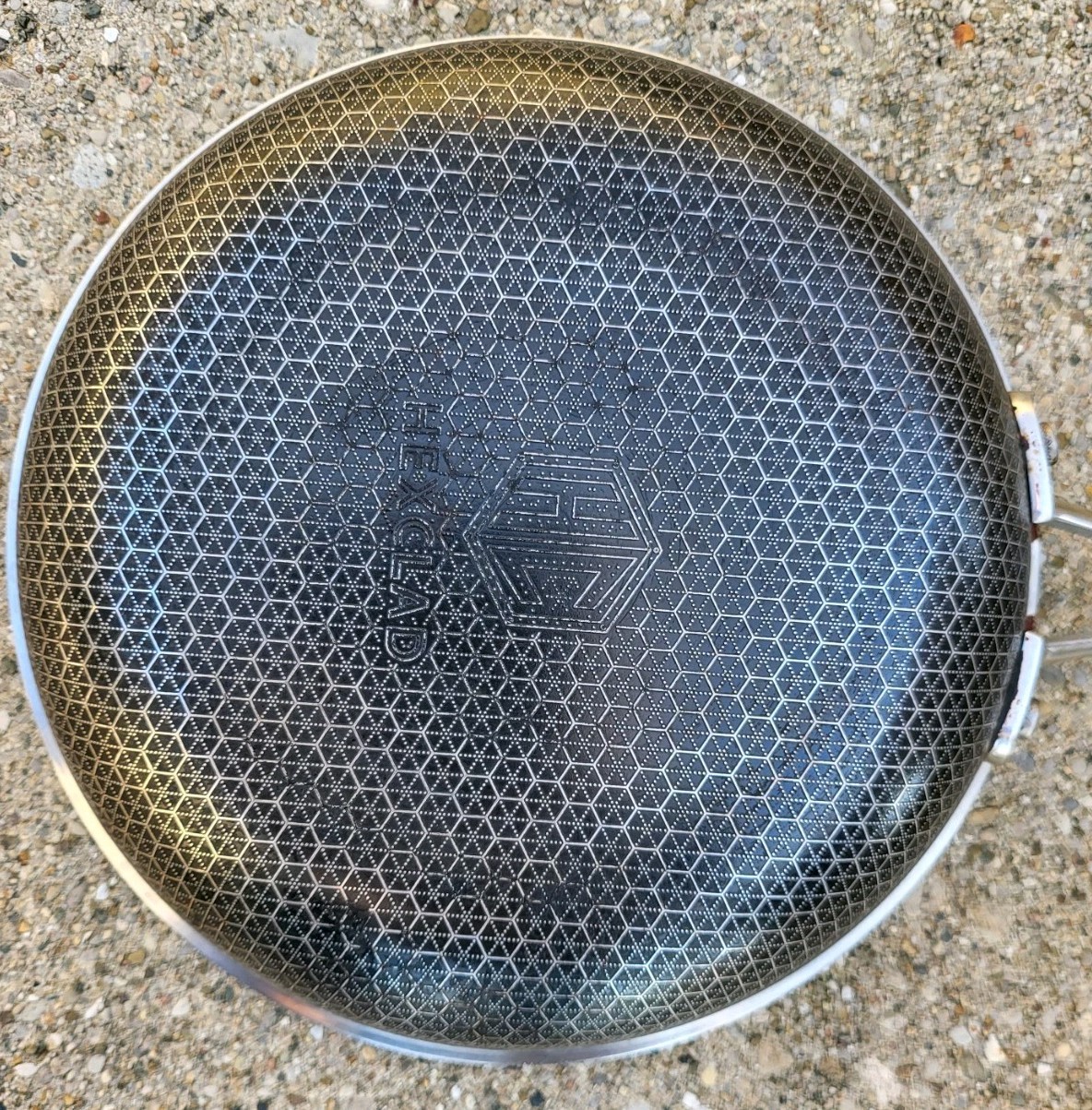 Hexclad 8 3/4″ Skillet With Lid