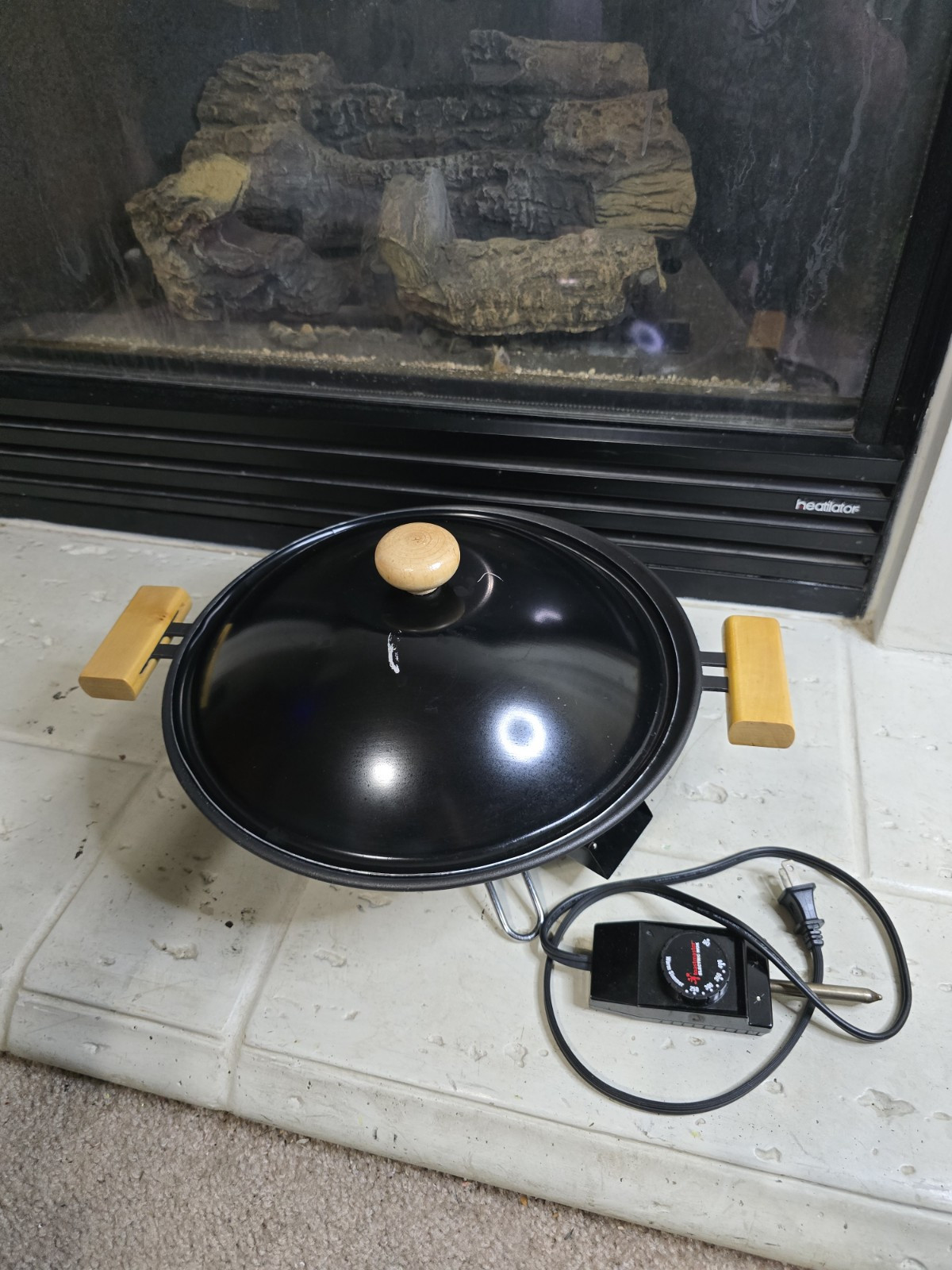 Toastmaster High Performance Electric Wok Pan Non Stick Model TWK45 W/ Box