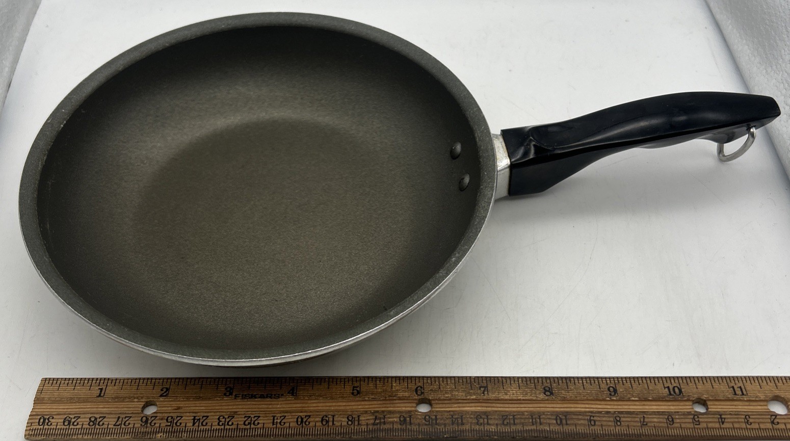 MIRRO Aluminum Non Stick Skillet Cooking 8″ Pan Black Handle Hooked RD974317