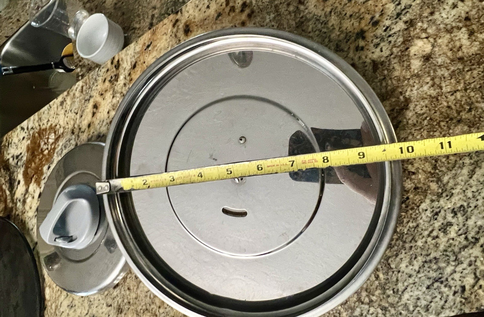 Set. 2 Stainless Steel. Lids. Air Adjustable. 7.5 & 9.5 Inches.
