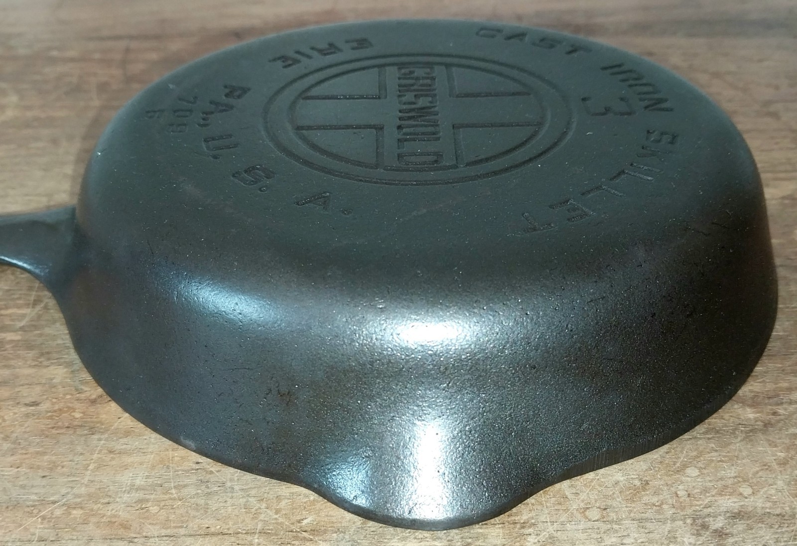 “NICE” 1930-1939 No.3 GRISWOLD 709 Large Block Logo Smooth Bottom Skillet “FLAT”