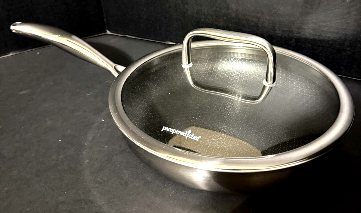UNUSED!! Pampered Chef 10” NONSTICK FRY SKILLET Hex Clad Stainless Steel & LID
