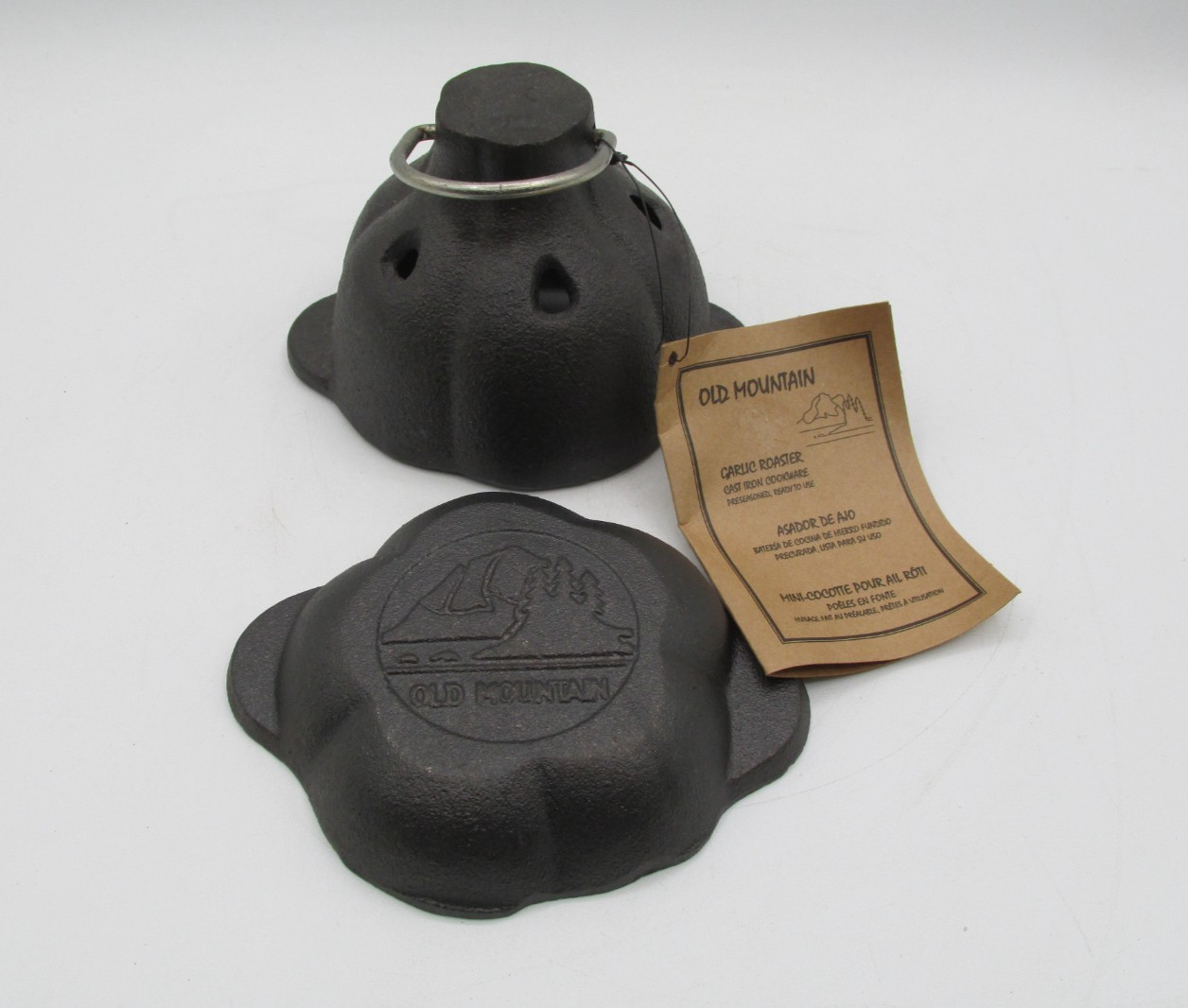 OLD MOUNTAIN CAST IRON GARLIC 🧄 ROASTER NWT GREAT FOR BBQ GRILL 4.5″ TALL!