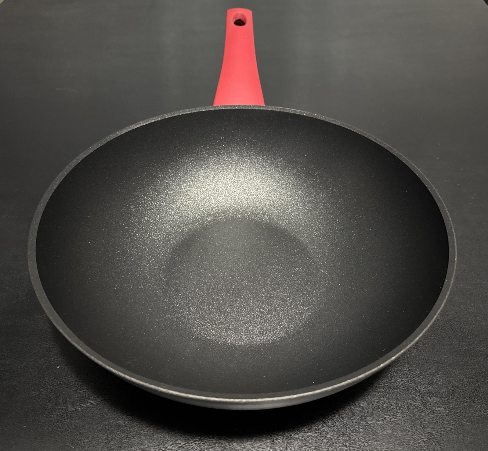 Uniware Non Stick Wok 11” PFOA Free Silicone Grip Non-scratch Italian Made