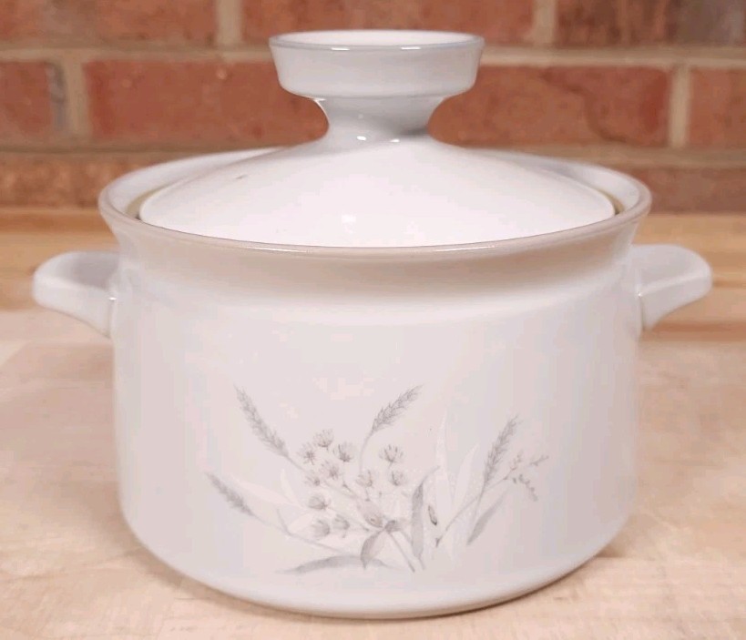 Noritake Woodstock Stoneware 8354 Bean Pot 8 X 6 Inch