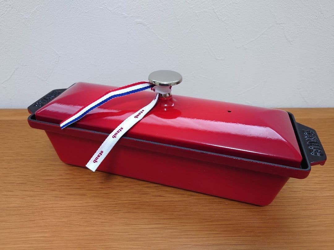 Staub large terrine with lid 30×11 cm 1,45 L Red Very rare From Japan