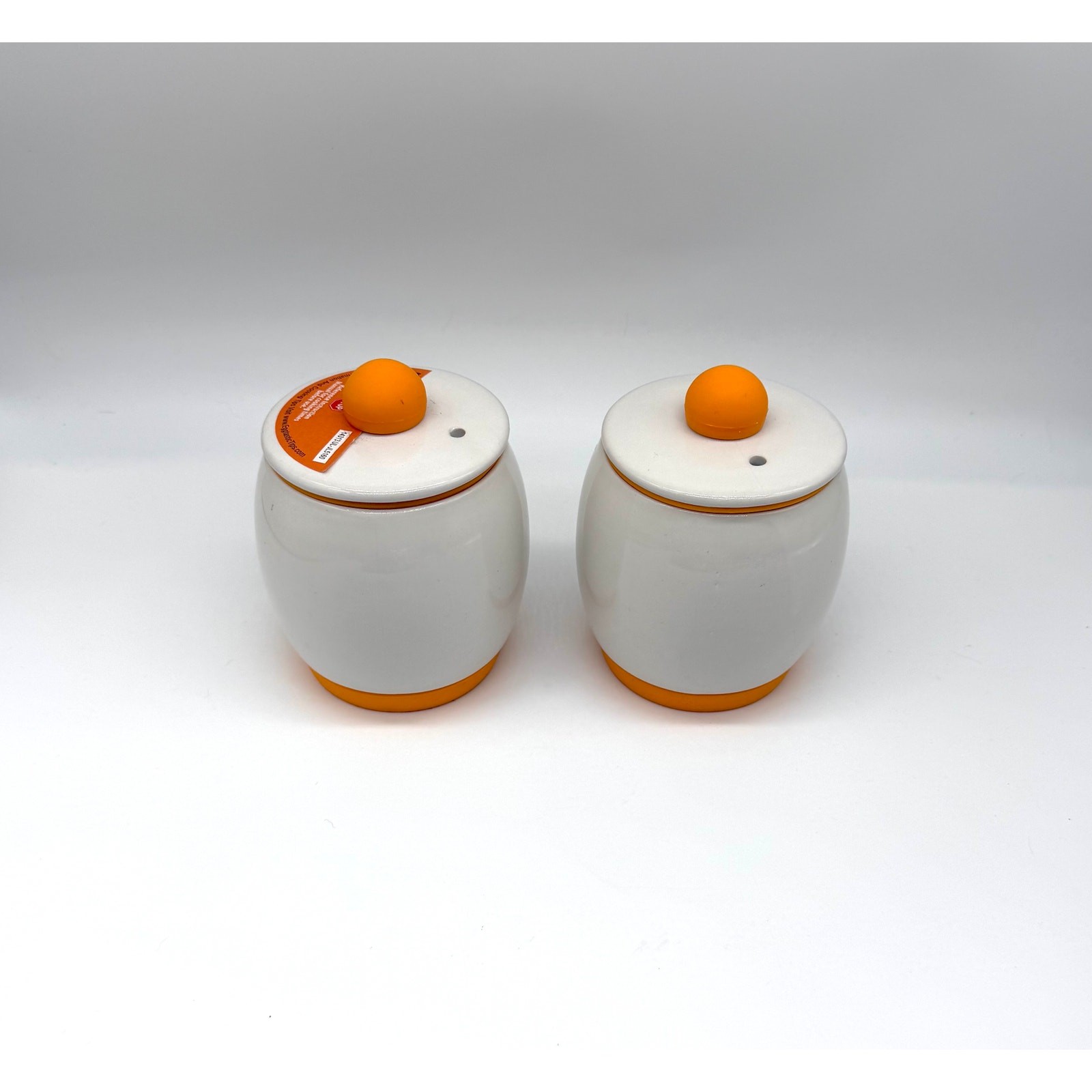 Microwave Egg Cooker Poacher Cups Set 2 Ceramic Orange White with Lids New & EUC