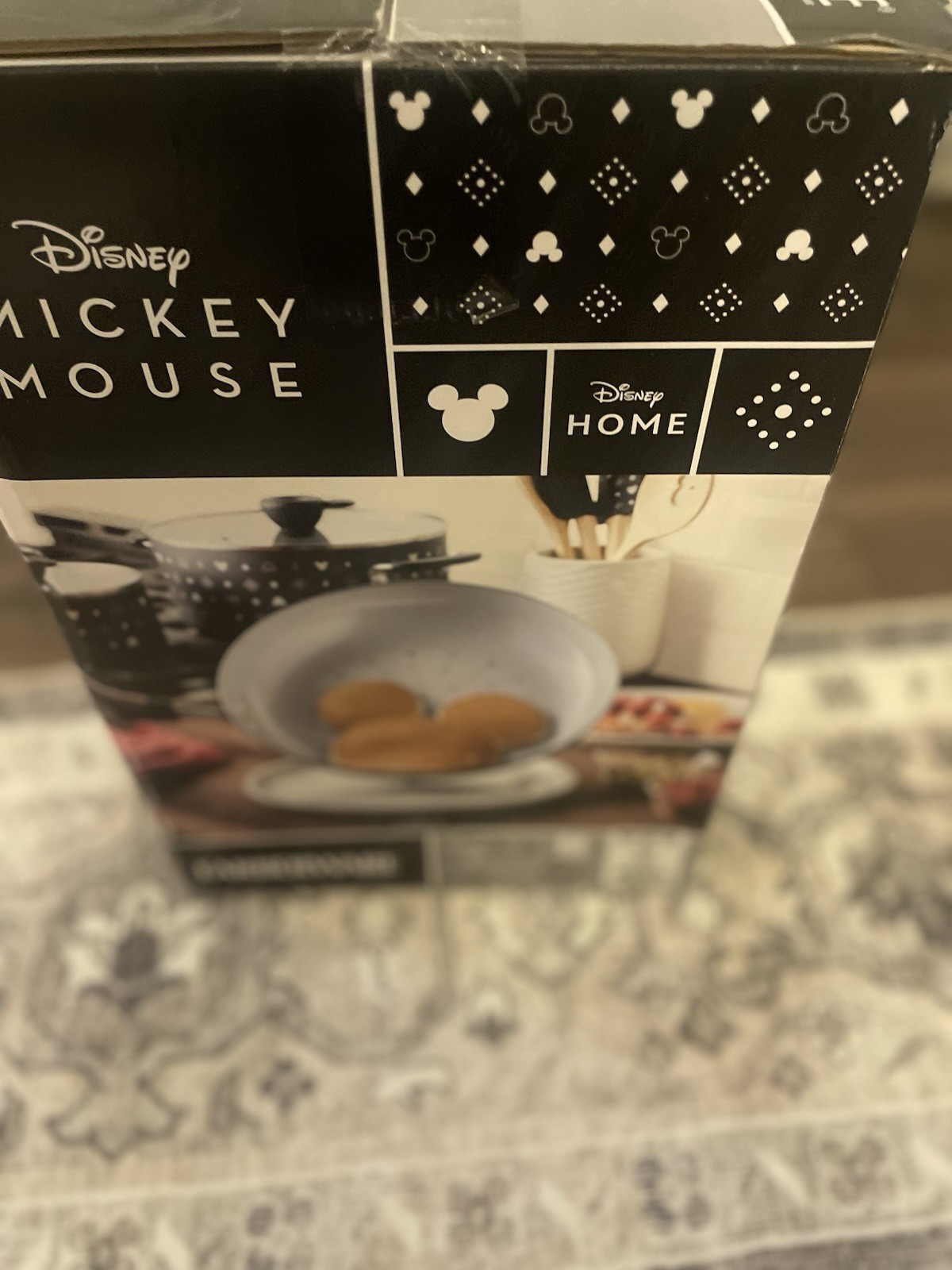 Farberware Disney Mickey Mouse Monochrome 7pc Ceramic Nonstick Cookware Set