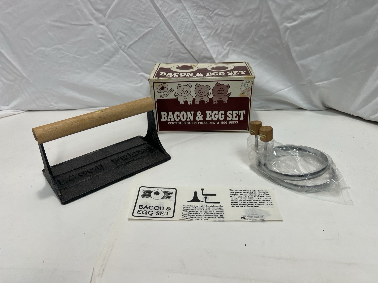 Bacon Press Egg Set Three Little Pigs Vintage New Open Box 9614