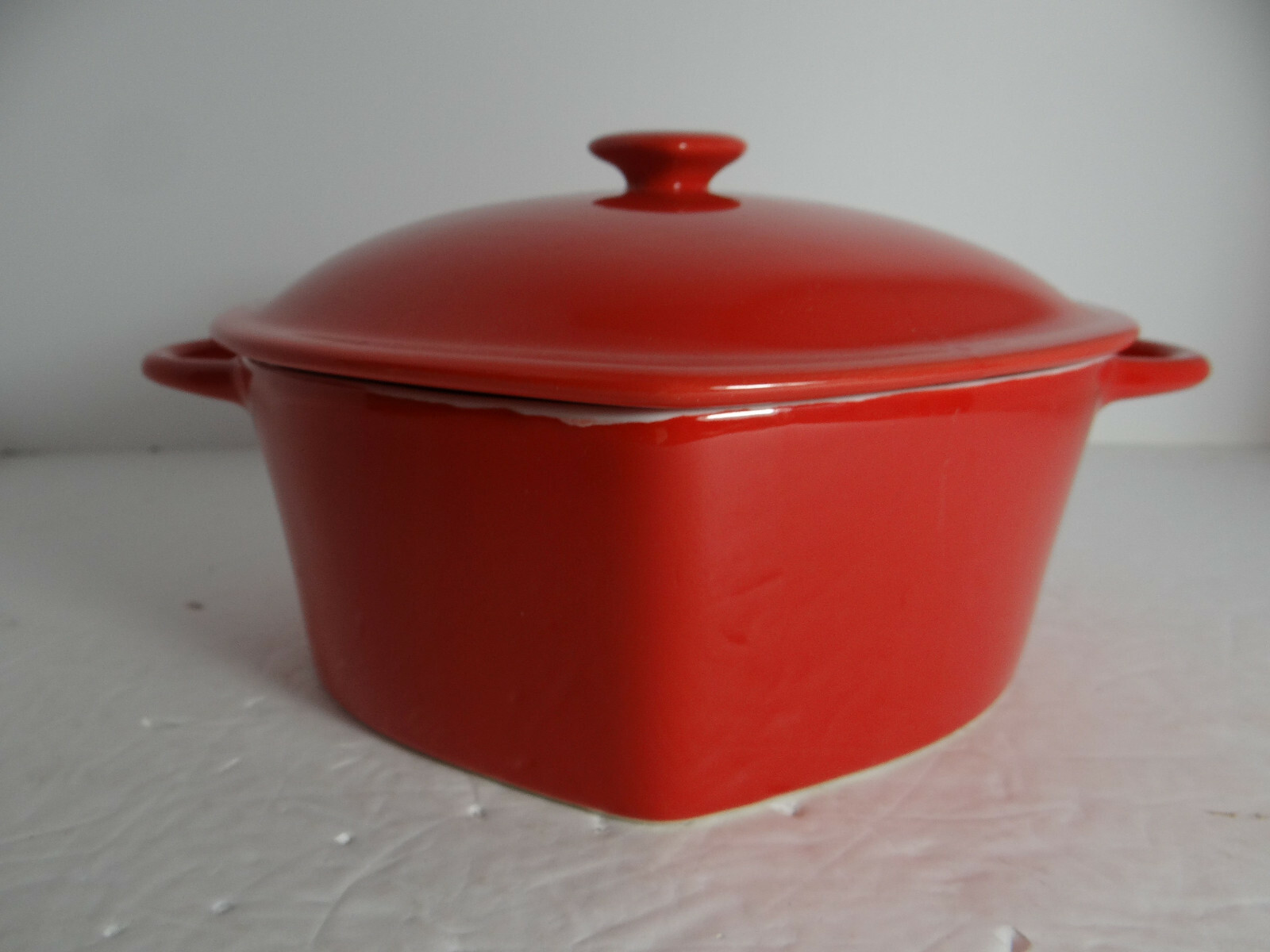 Red Heart Ceramic Covered Casserole Valentine 4 Cups