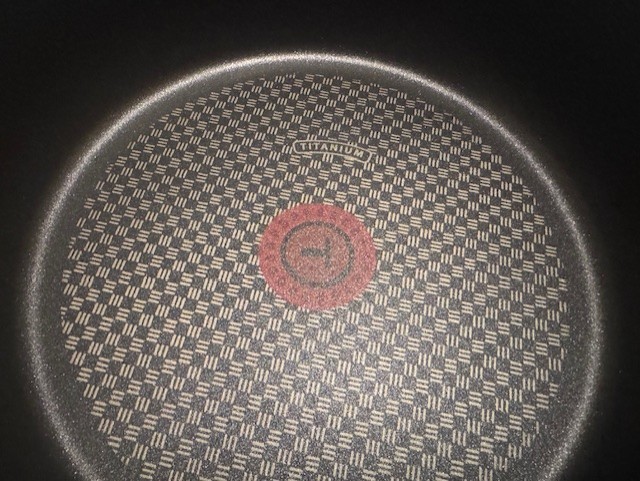 NEW T-FAL ULTIMATE Hard Anodized TITANIUM NON STICK THERMO SPOT 3.5 QT SAUTE PAN