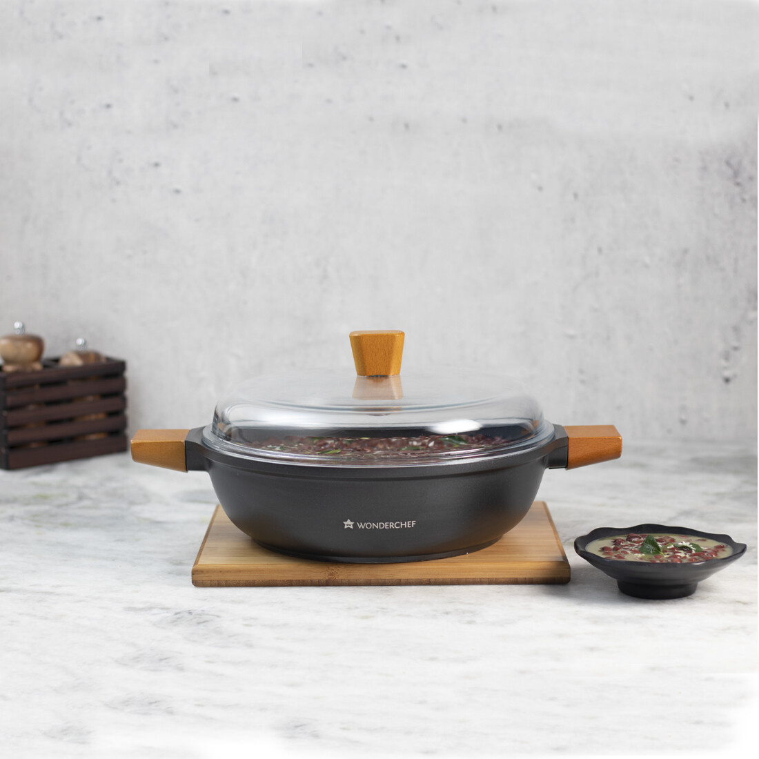 Wonderchef Die Cast Non-Stick Aluminum Shallow Casserole with Lid, 28 cm