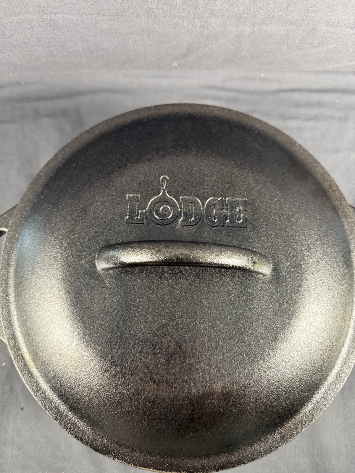 Lodge 5 Qt Cast Iron Dutch Oven Pre-Seasoned Pot with Lid Dual Loop Handles NEW