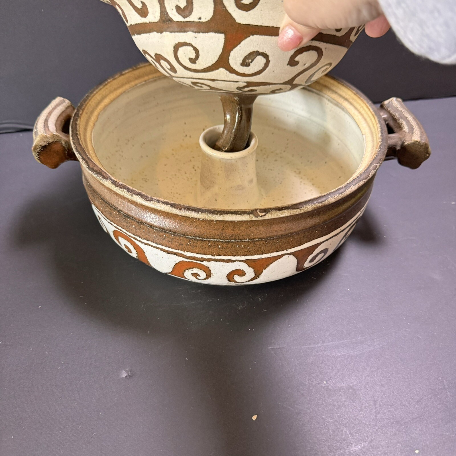 Vtg Stoneware Earthenware Clay Steam Baking Dish Brown Signed Studio Pottery