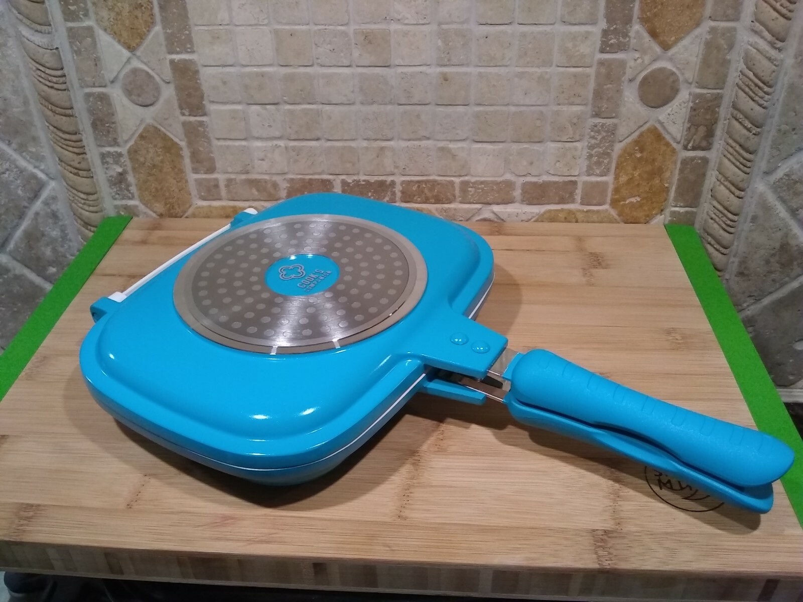 New Ceramic Non Stick Cooks Companion Flip Pan Low Pressure Cooking Induction