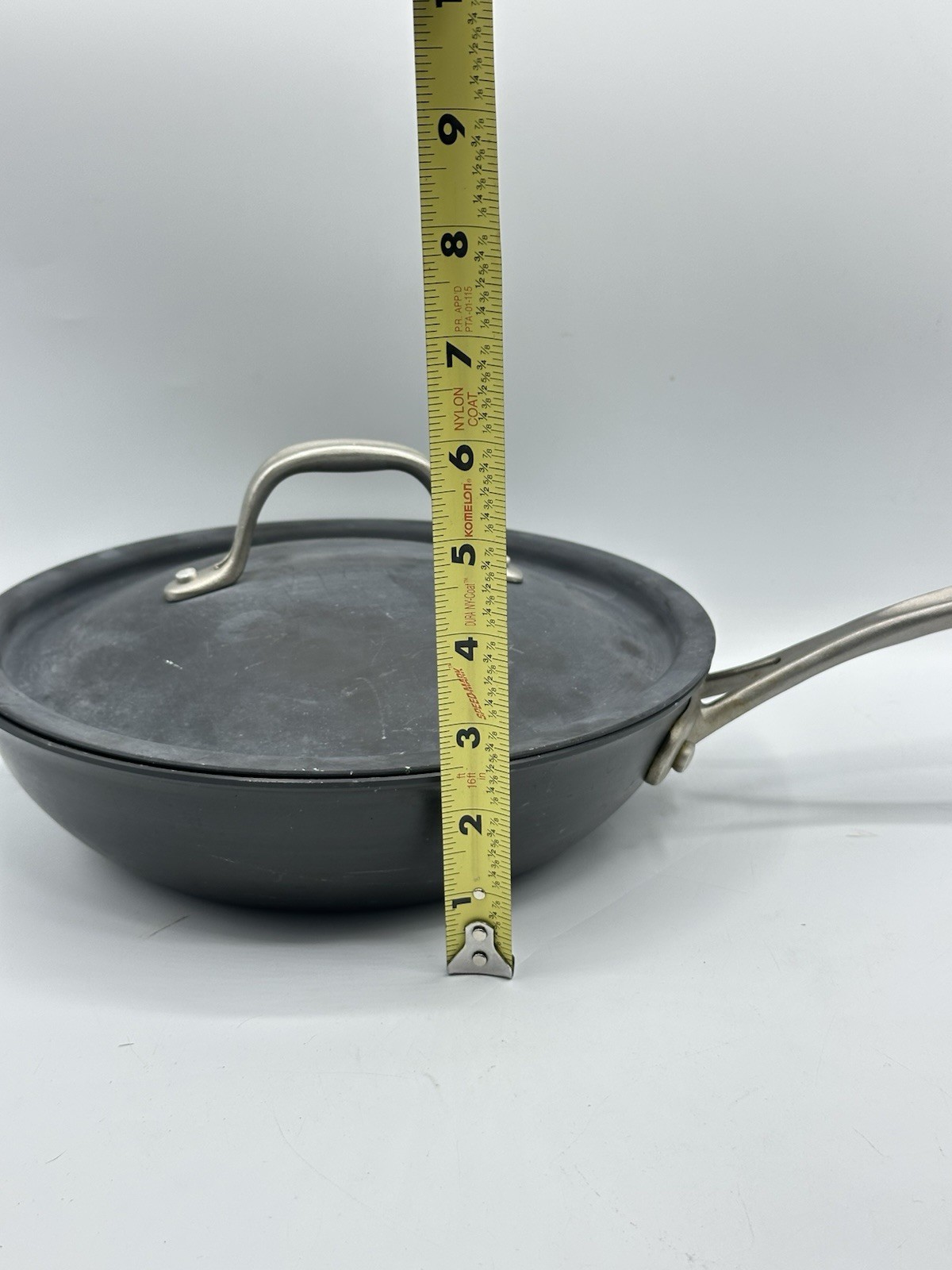 Calphalon Hard Anodized Aluminum Frying Sauce Pan 2-Qt 9-inch with Lid D1609