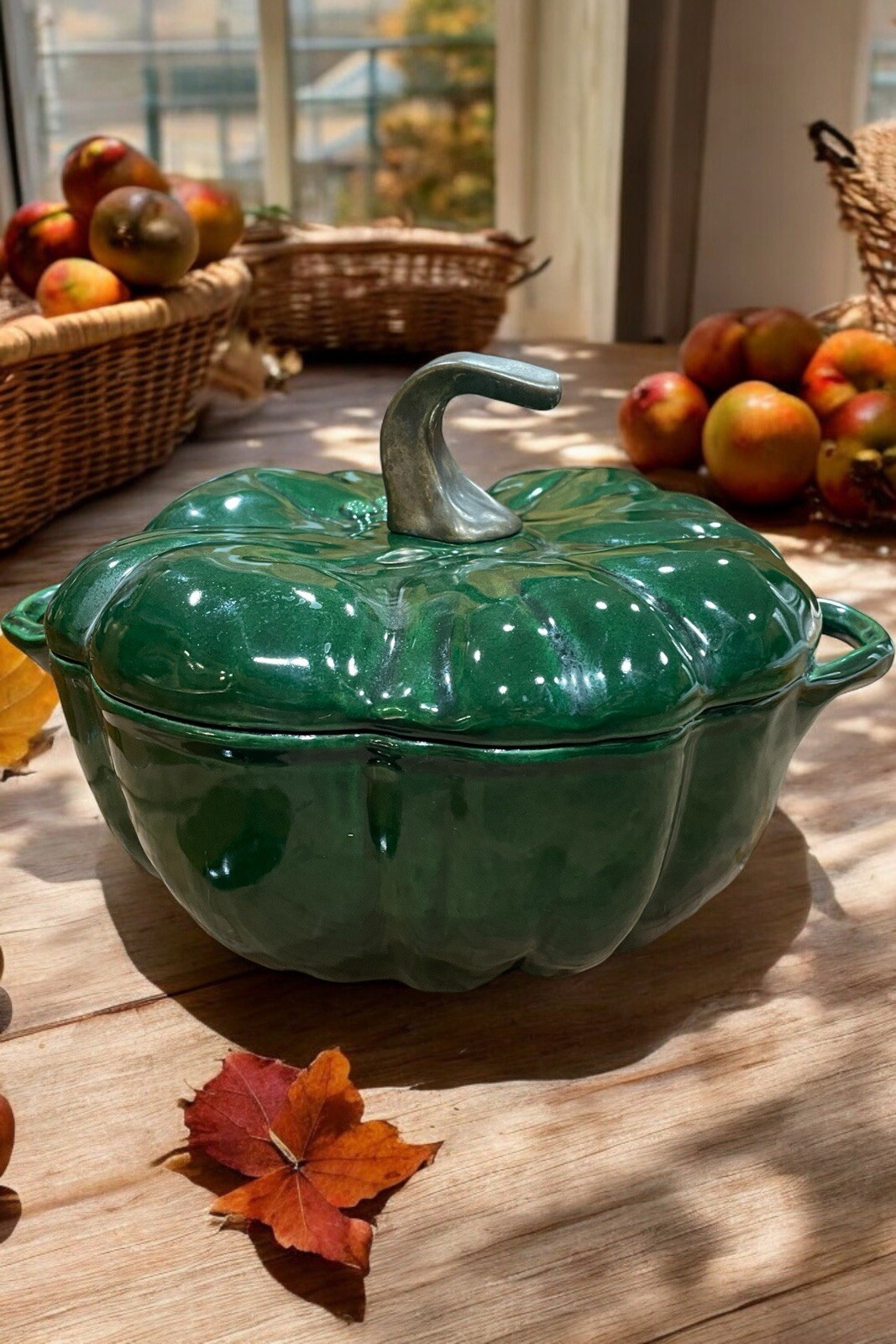Staub Pumpkin In basil ** RARE** 3.5 Qt Cast Iron BNIB. Perfect Gift!