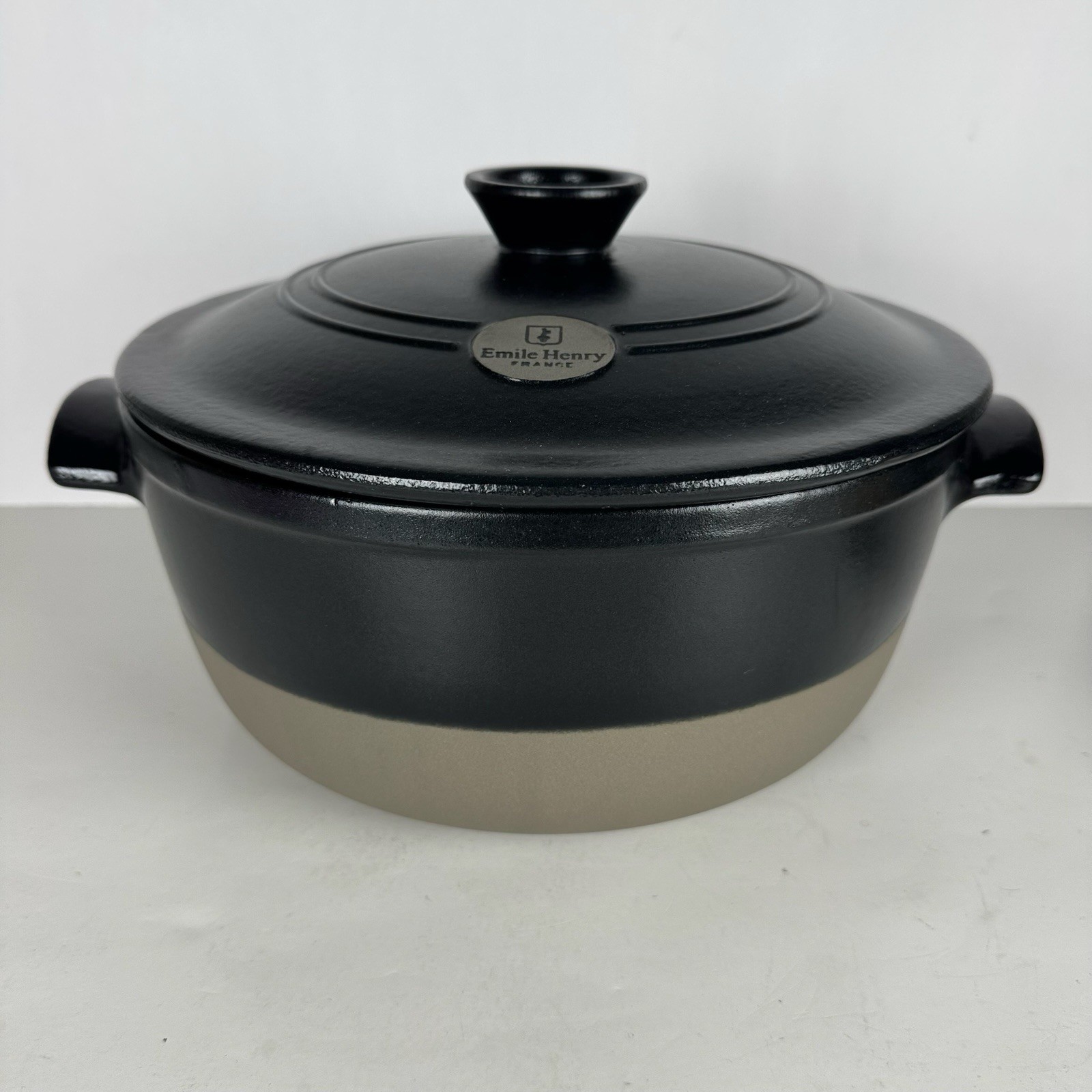 Emile Henry France Flame Round Stewpot Dutch Oven 5 Quart Ceramic Black Two Tone
