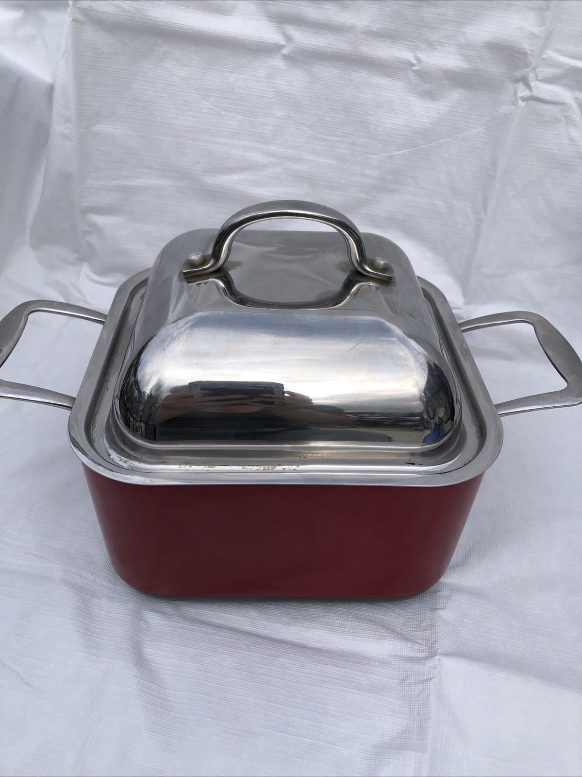Technique Hard-Anodized Nonstick 4 Qt 3.5 L Square Red Pot w/ Lid & Handles