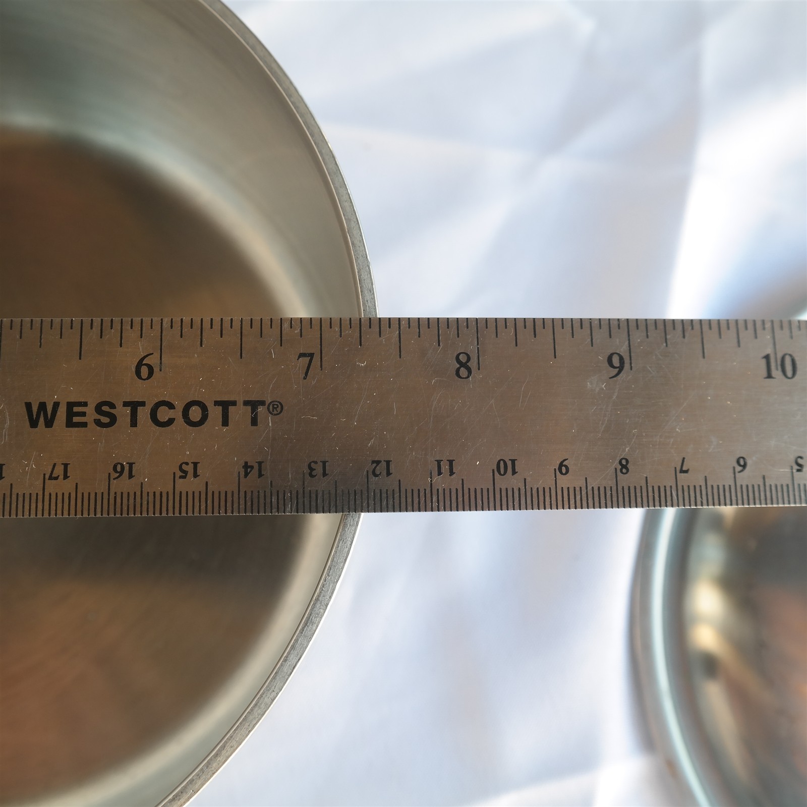 VIKING 7 Ply 2.5 qt 7 3/8″ dia Professional Saucepan Belgium made 18/10 W/ Lid