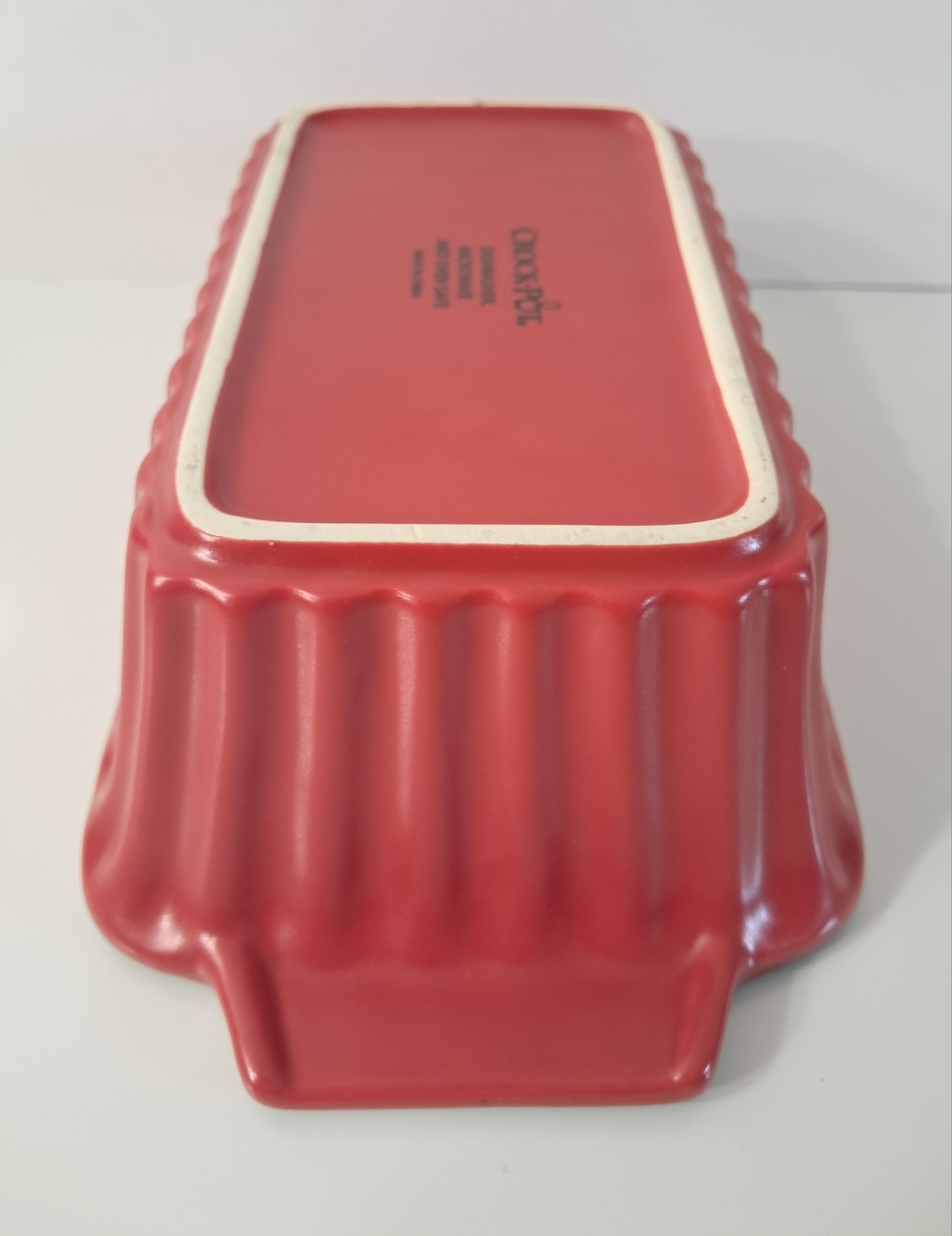 Crock-Pot Denhoff 8.5-inch Rectangular Stoneware Casserole Dish Red Matching Lid