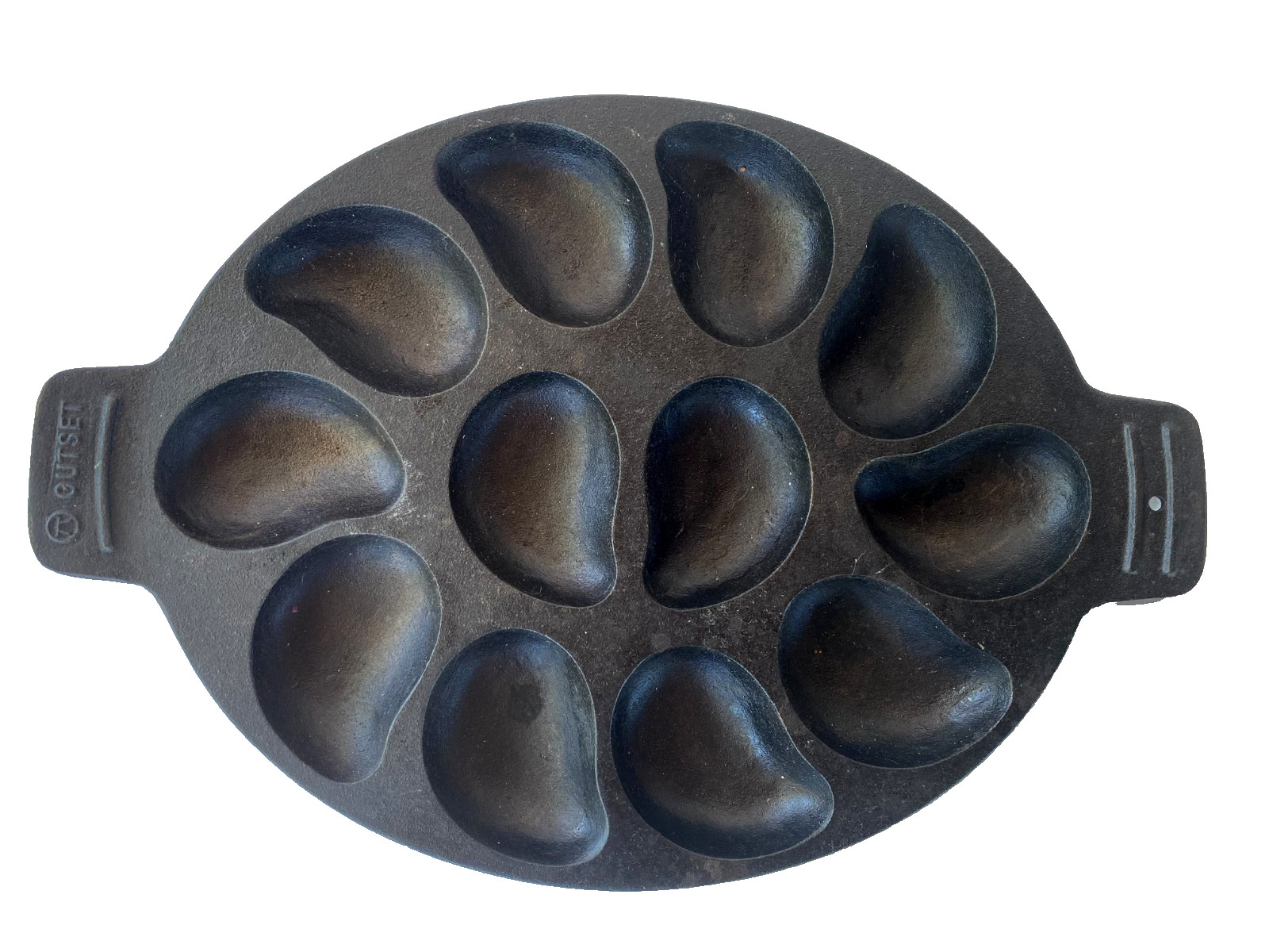 Outset Cast Iron Oyster Grill Pan 12 Cavity Oyster Cooker Seafood Roaster 19″