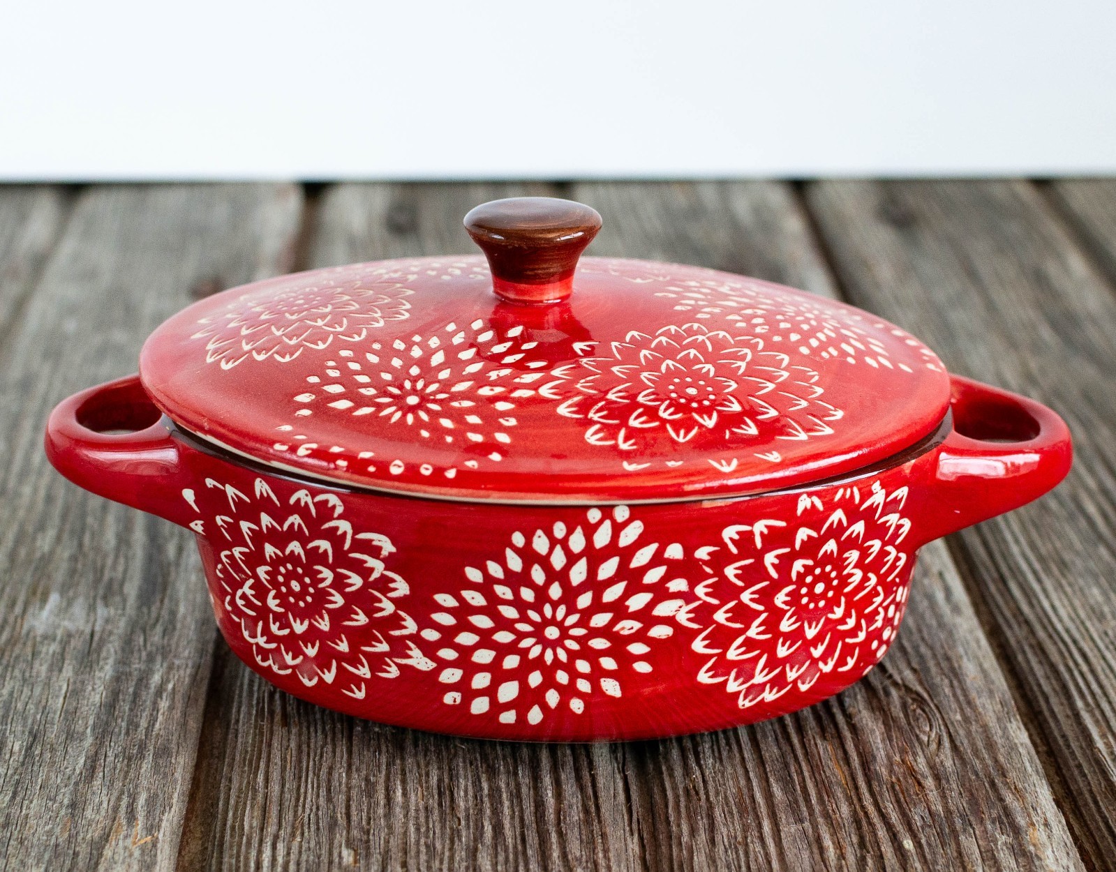 Sterling Home Red & White Oval Mini Ceramic Casserole Dish with Lid Unused