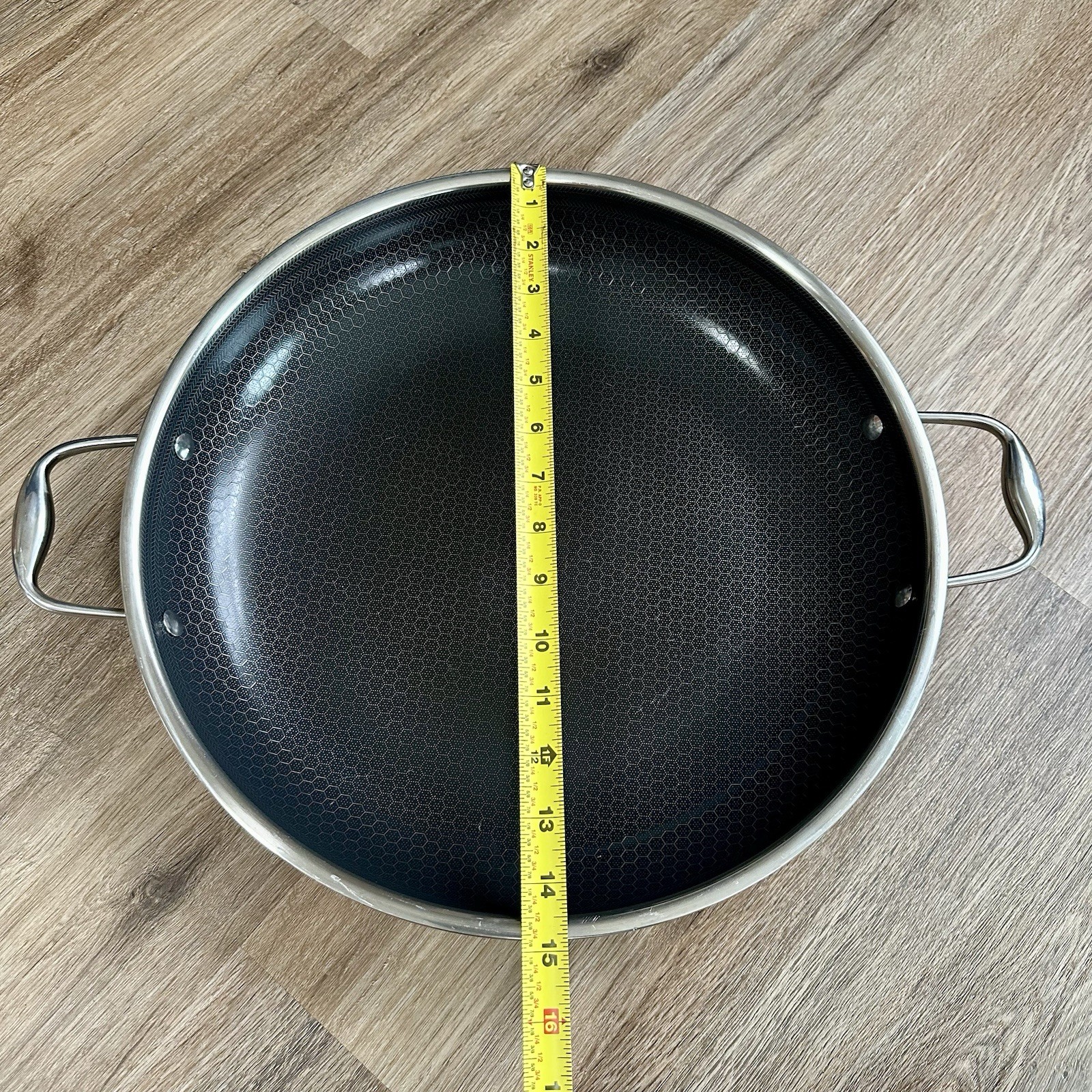 HexClad Hybrid Nonstick 14″ Frying Pan, Stainless Steel Lid Skillet Used #8730