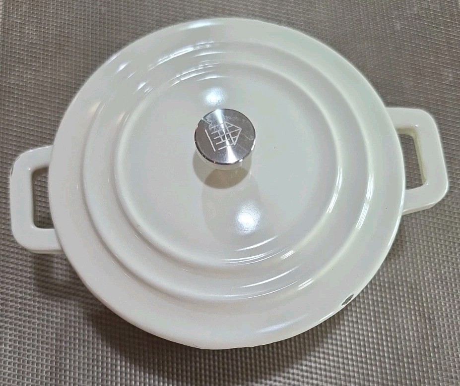 Hearth & Hand W/Magnolia Cast Iron Casserole Pot Mini Dutch Oven .5 Qt White 5″
