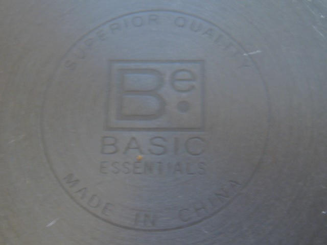 BE BASIC ESSENTIALS BLACK TEFLON 1 QT PAN W/ GLASS LID