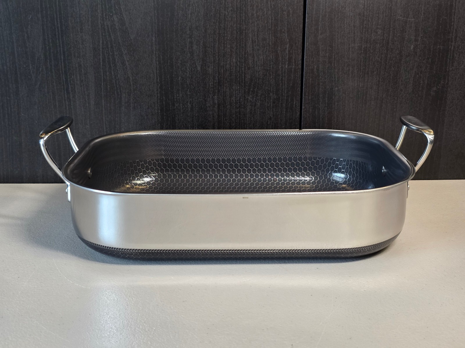 Hexclad Non-Stick Small Hybrid Roasting Pan with Rack 16″x10″x3″ – New