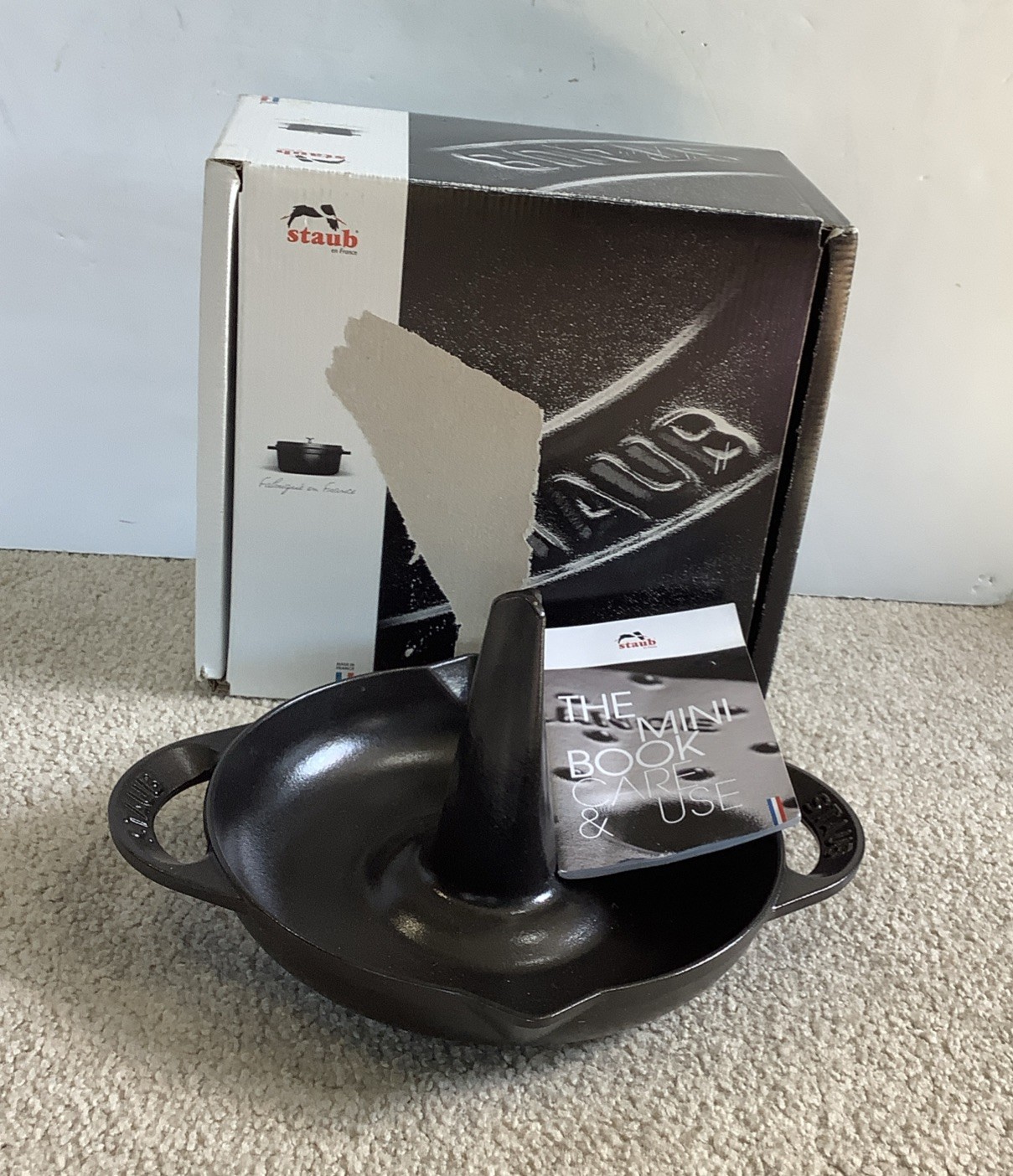 Staub Cast Iron 9.5-inch Vertical Chicken Roaster Matte Black New In Box STSPE10