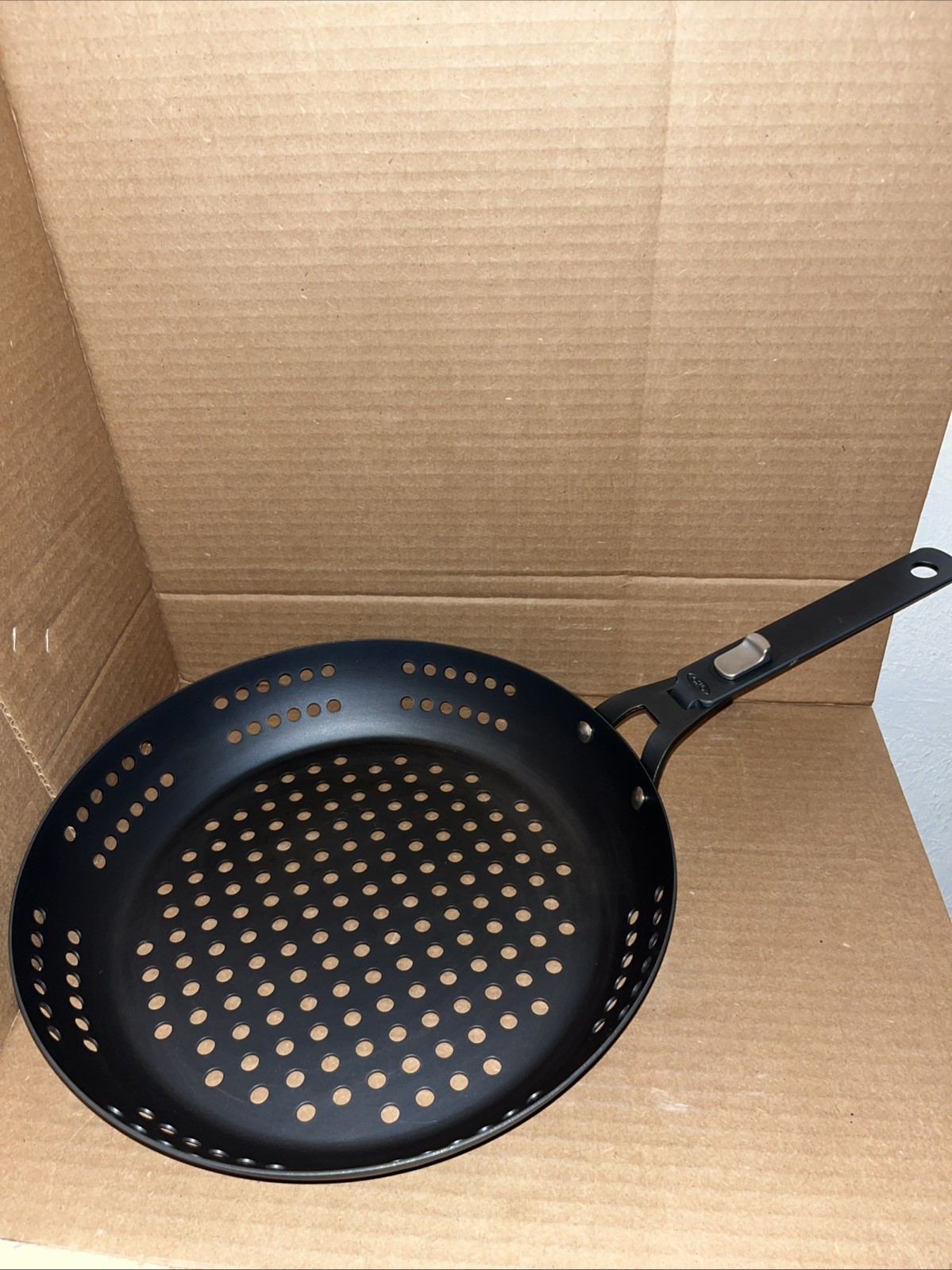 OXO 12 in pre seasoned Carbon steel BBQ pan removable handle non stick