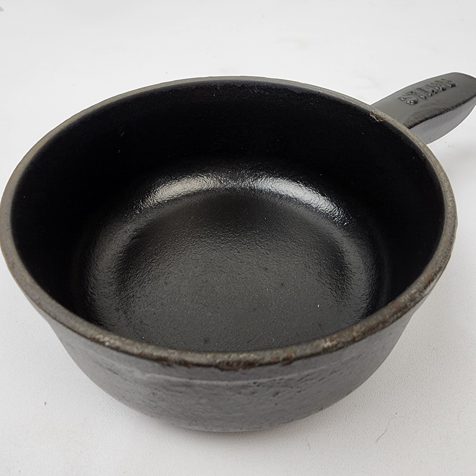 Staub Cast Iron 4.5 x 2″ Mini Round Pan #5 – Matte Back France 10 Teal Bottom