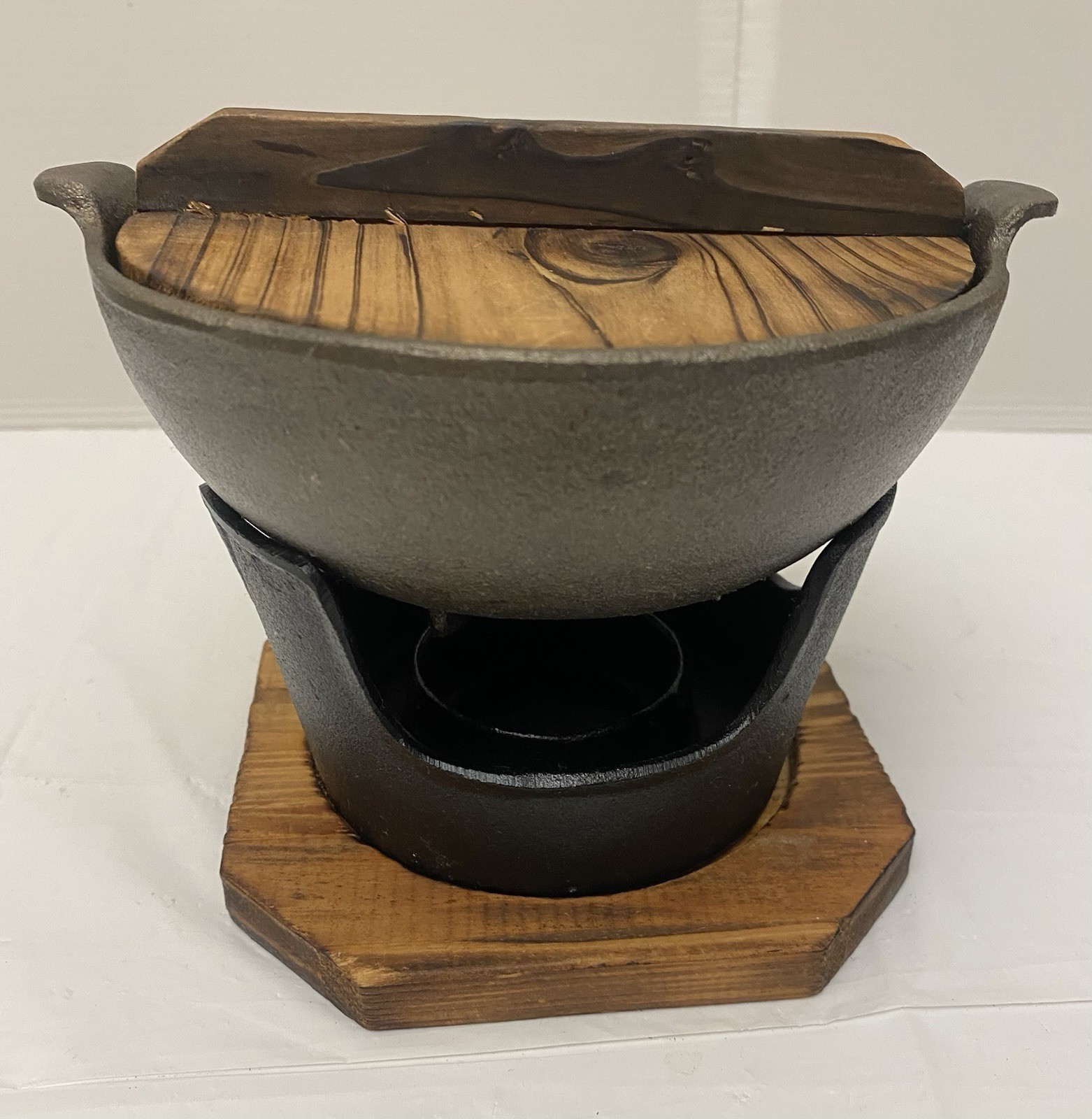 Japanese Irori Pot Nabe 6” w/Wooden Lid Hot Pot Shabu Shabu Sukiyaki Cast Iron