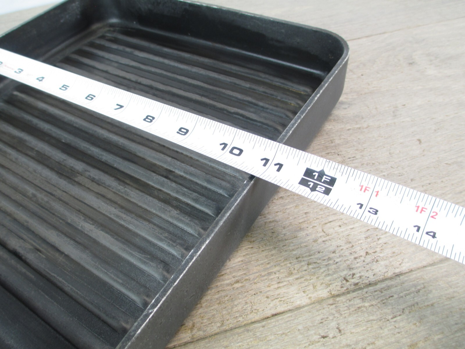 All-Clad 11″ B1 Hard Anodized Nonstick Square (Ribbed) Grille Pan