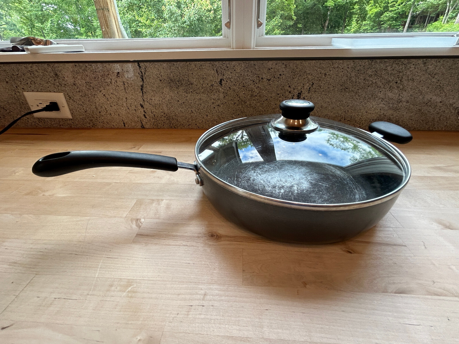 Frying Pan With Glass Lid – 12″ x 3″ – Oven and Dishwasher safe